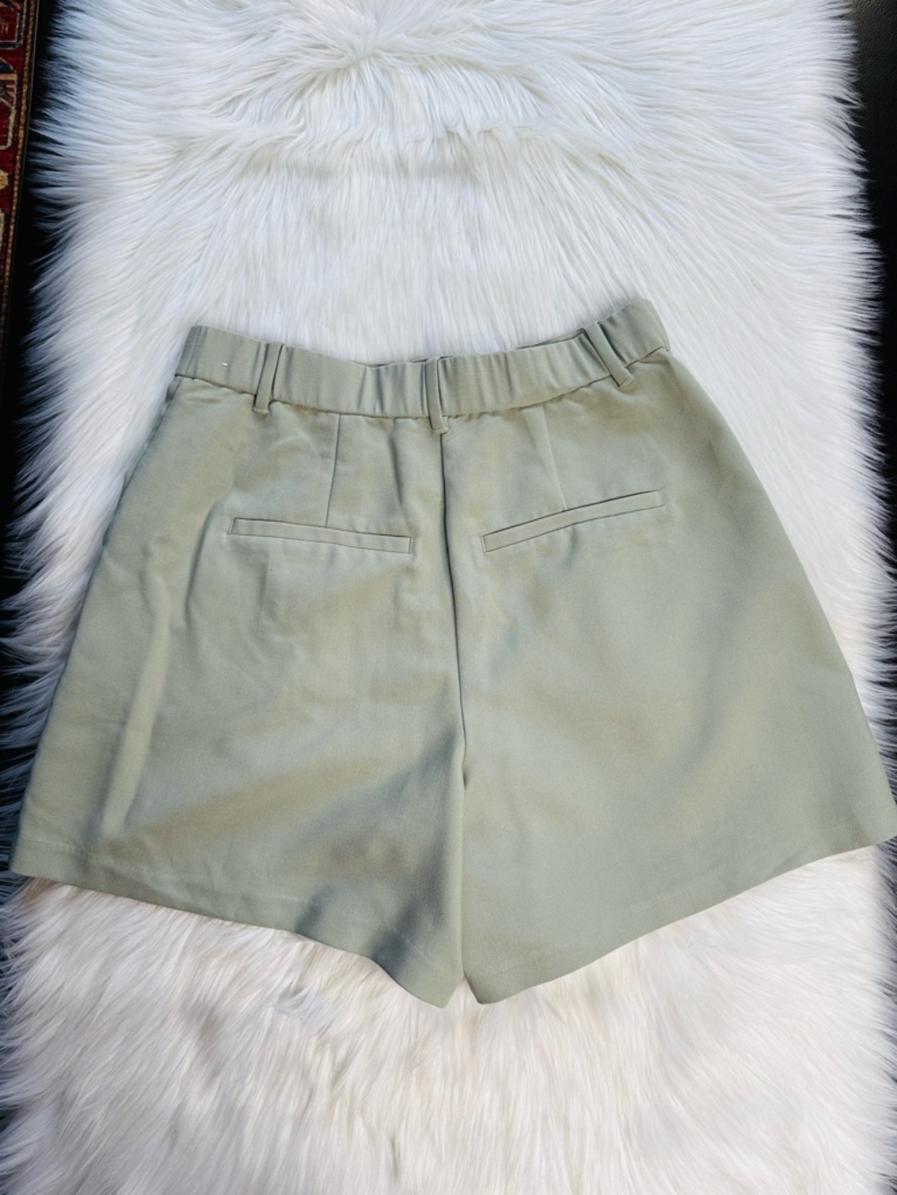 Abercrombie Moss Green Crepe Tailored Ultra High Waisted Shorts - Picture 4 of 4